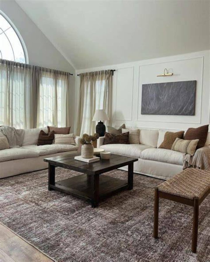 Do gray and brown rooms go together?