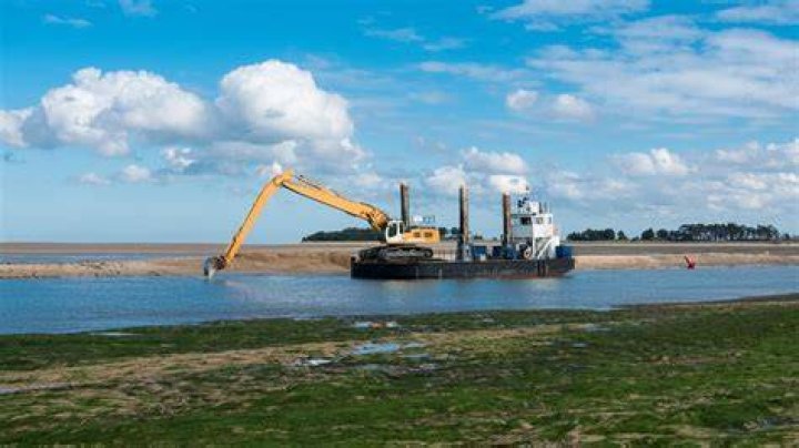 Do they still dredge the Brisbane River?