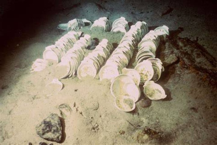 What was found in the safe of the Titanic?