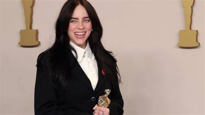 Who is the youngest singer to win an Oscar?